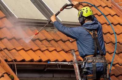 Démoussage et hydrofuge de toiture à Éperlecques